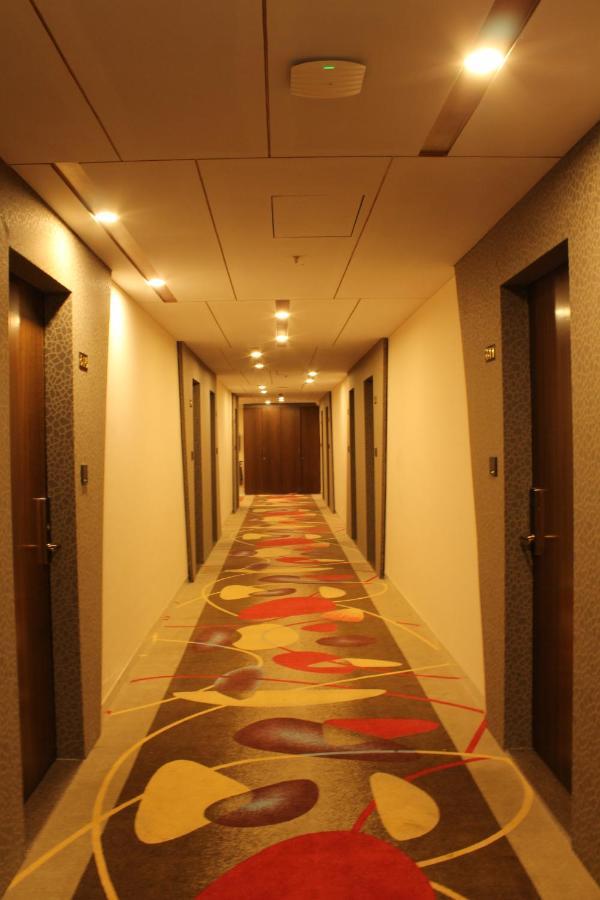 Zip By Spree Hotels スーラト エクステリア 写真