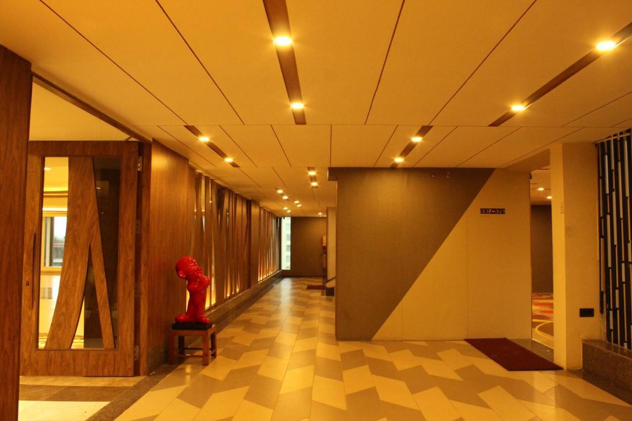 Zip By Spree Hotels スーラト エクステリア 写真