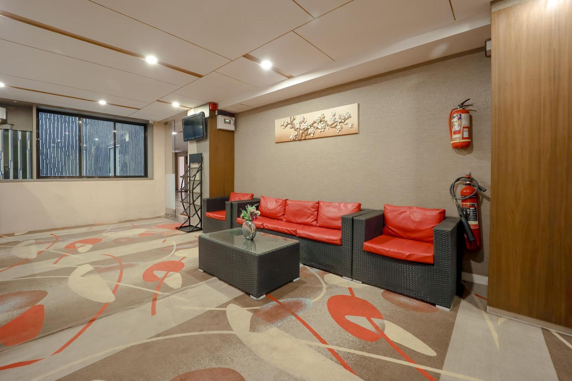 Zip By Spree Hotels スーラト エクステリア 写真
