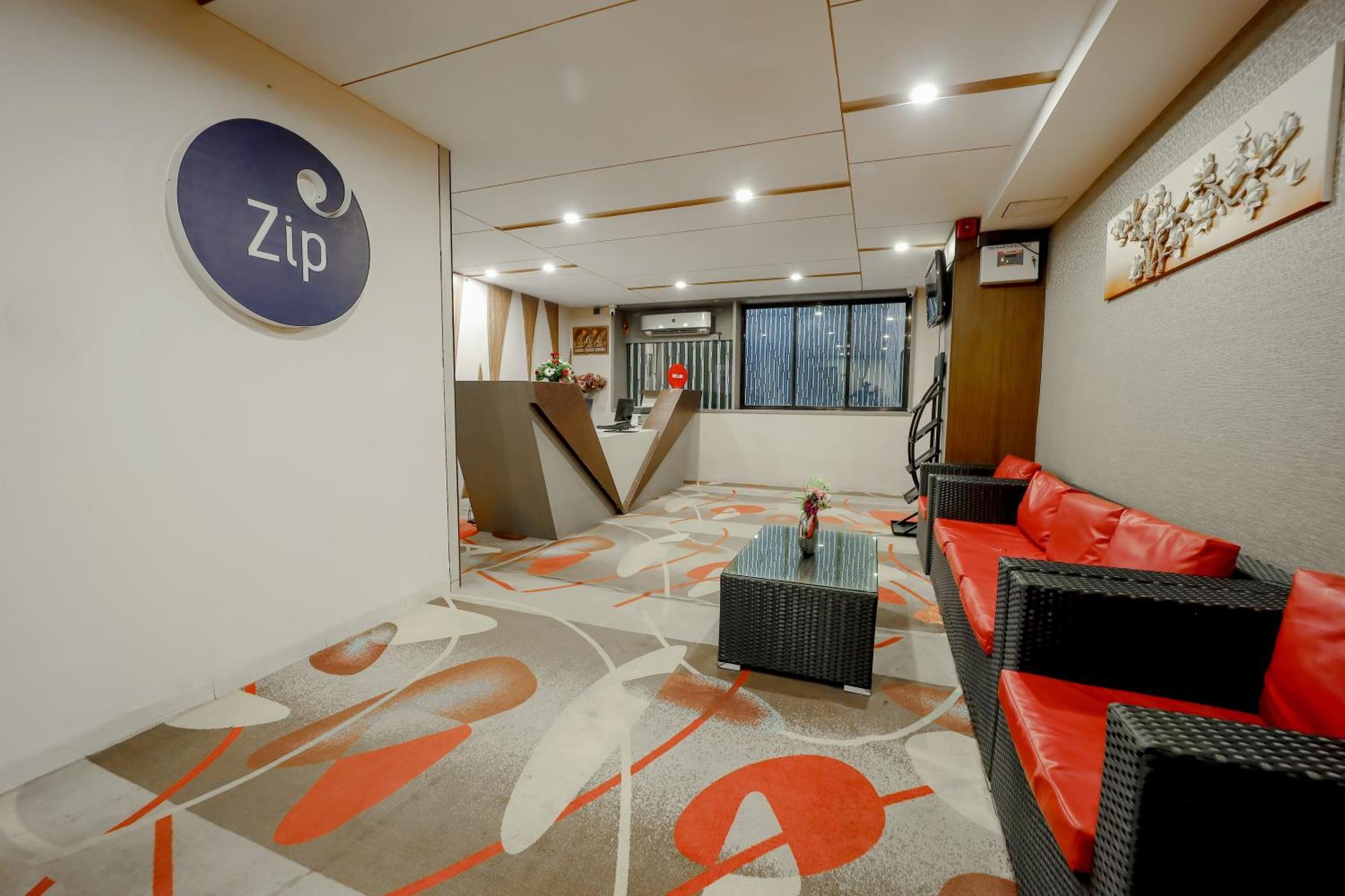 Zip By Spree Hotels スーラト エクステリア 写真