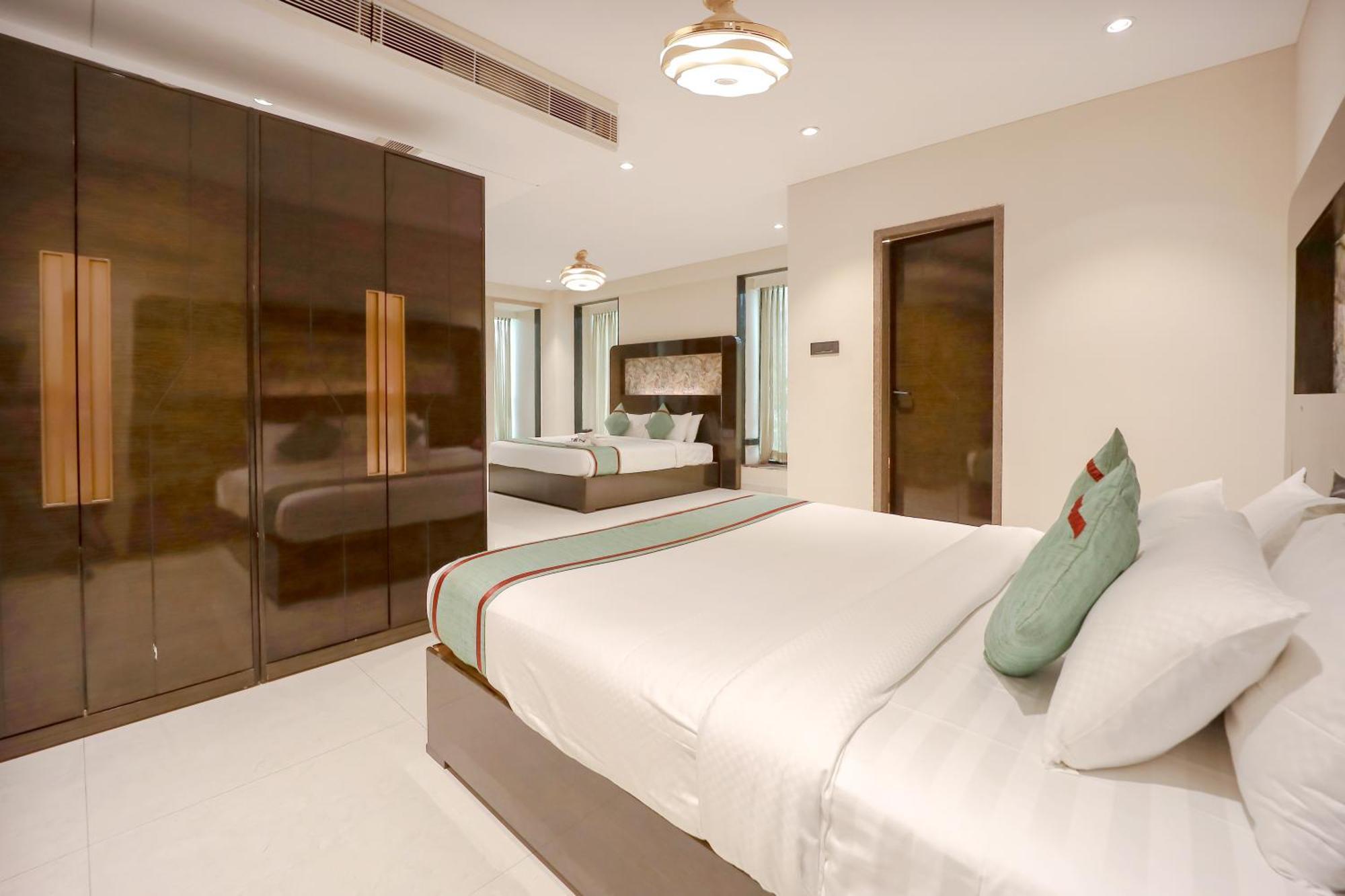 Zip By Spree Hotels スーラト エクステリア 写真
