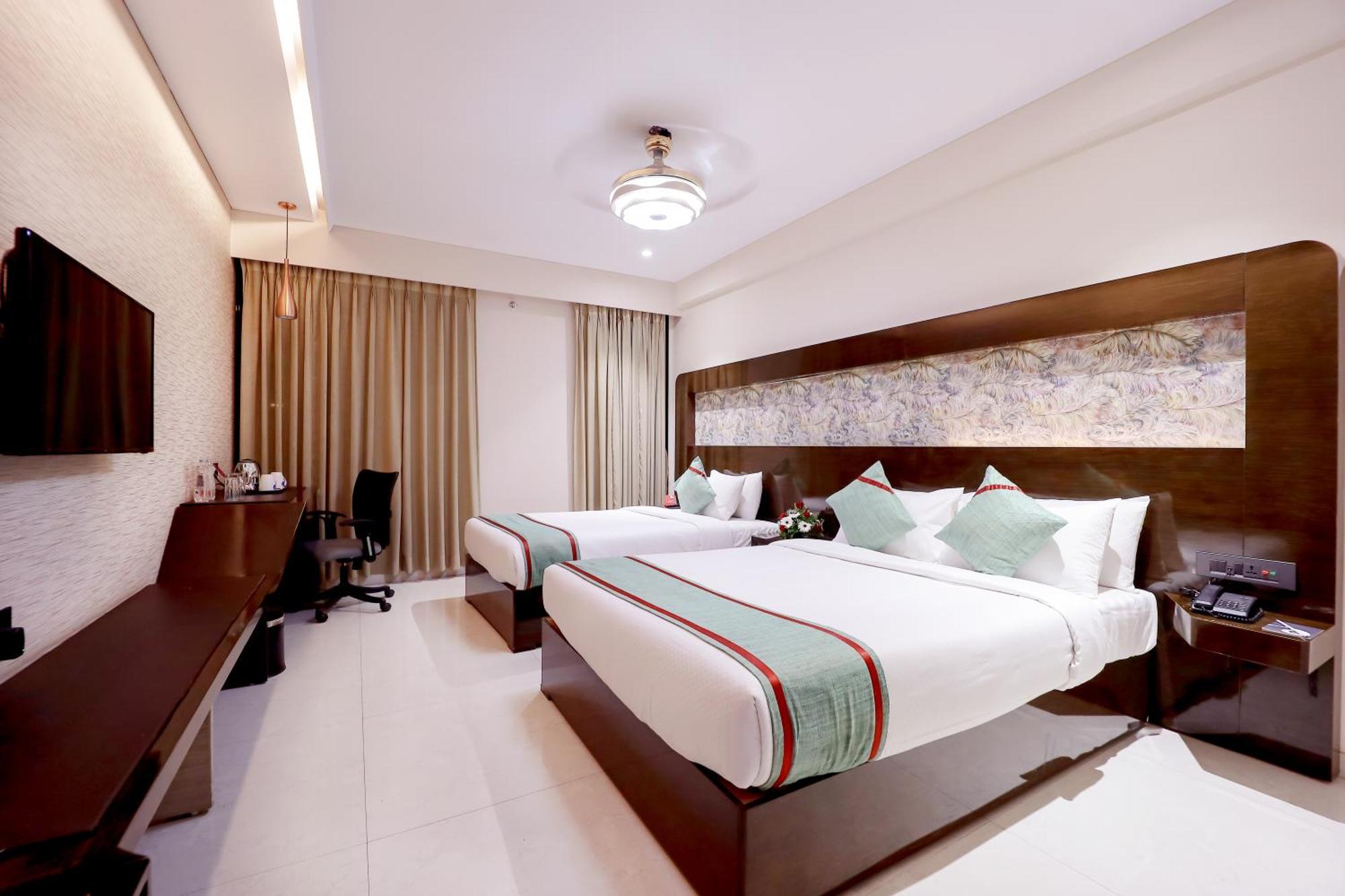 Zip By Spree Hotels スーラト エクステリア 写真