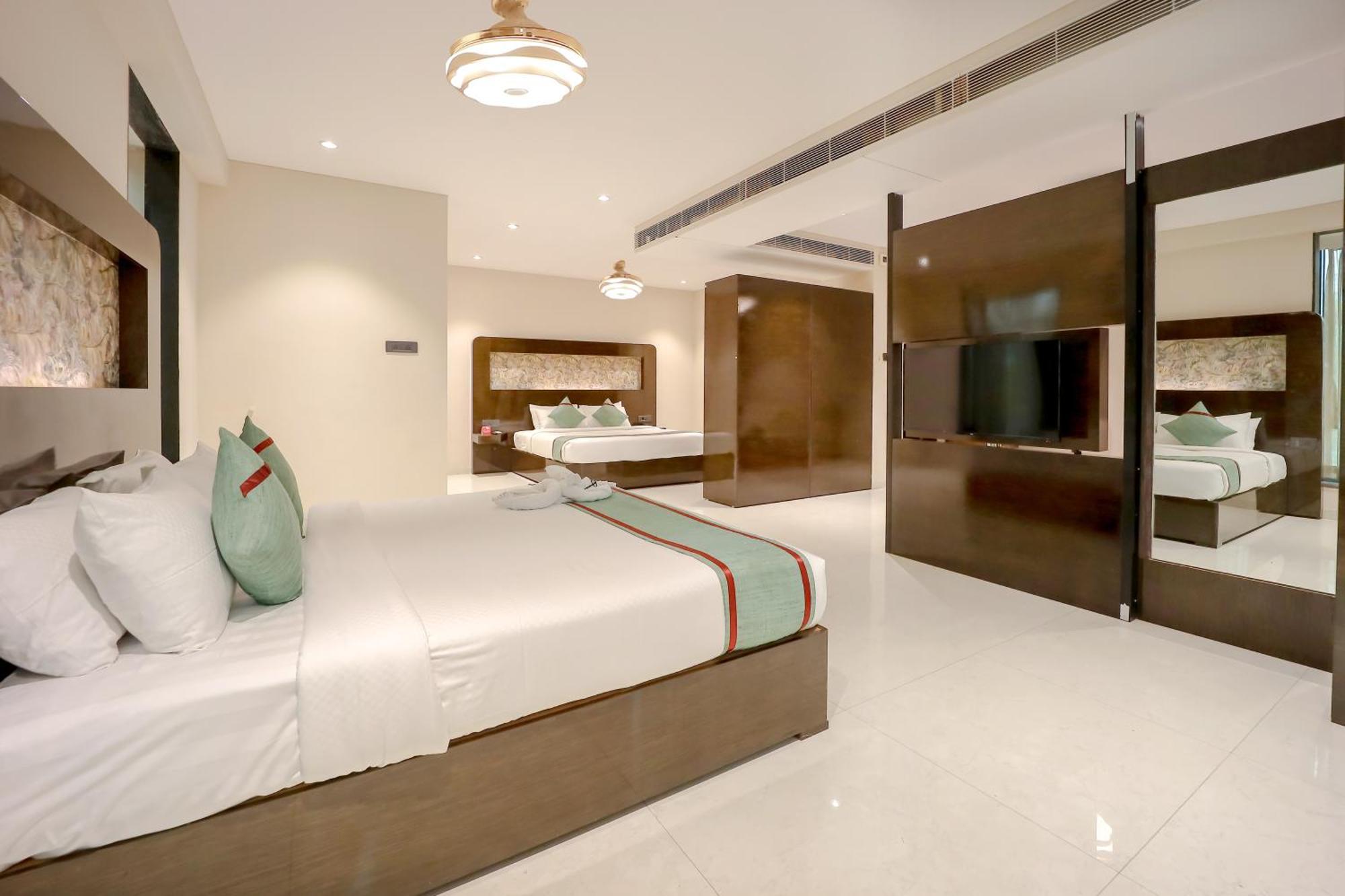 Zip By Spree Hotels スーラト エクステリア 写真