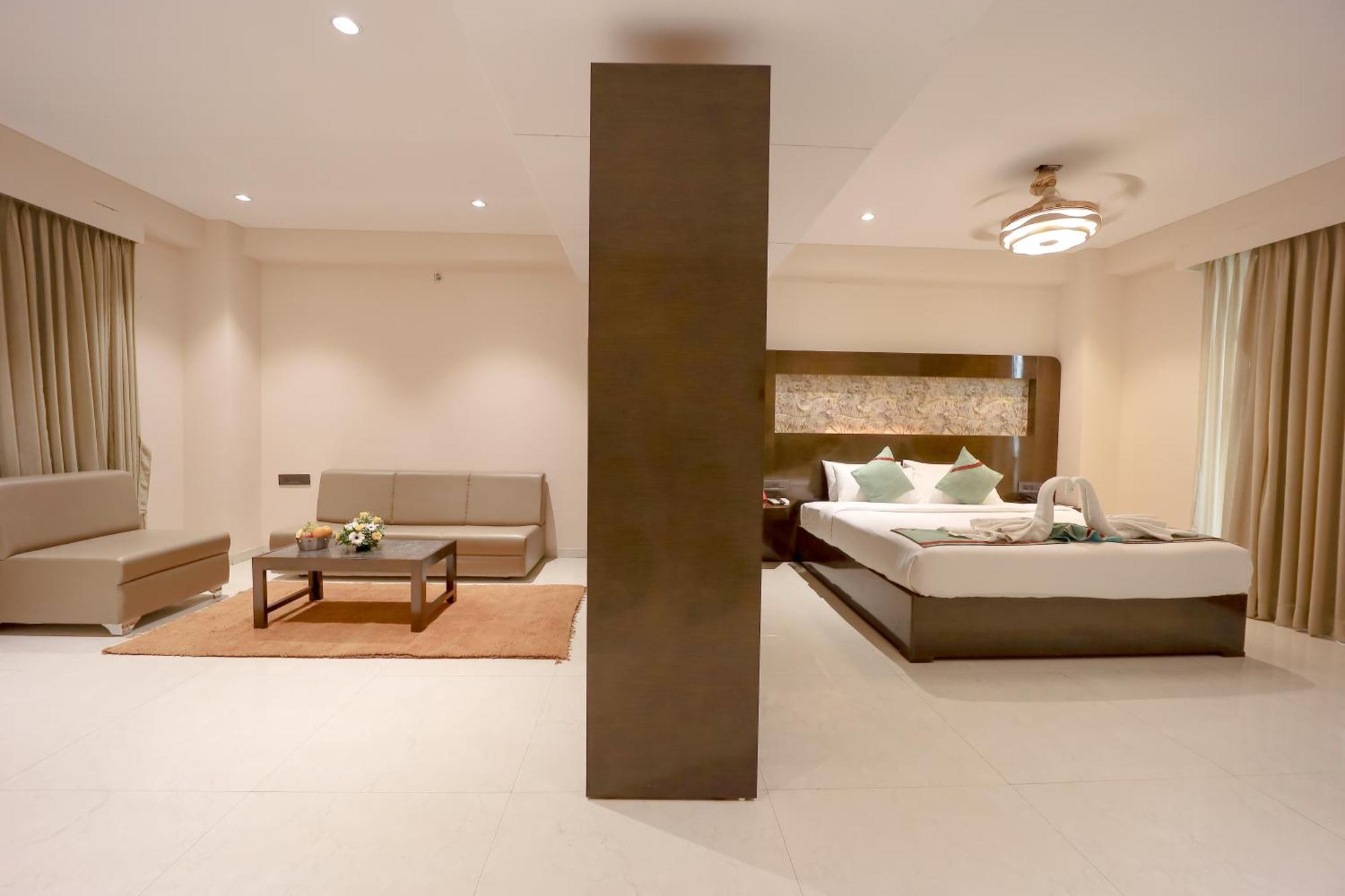 Zip By Spree Hotels スーラト エクステリア 写真
