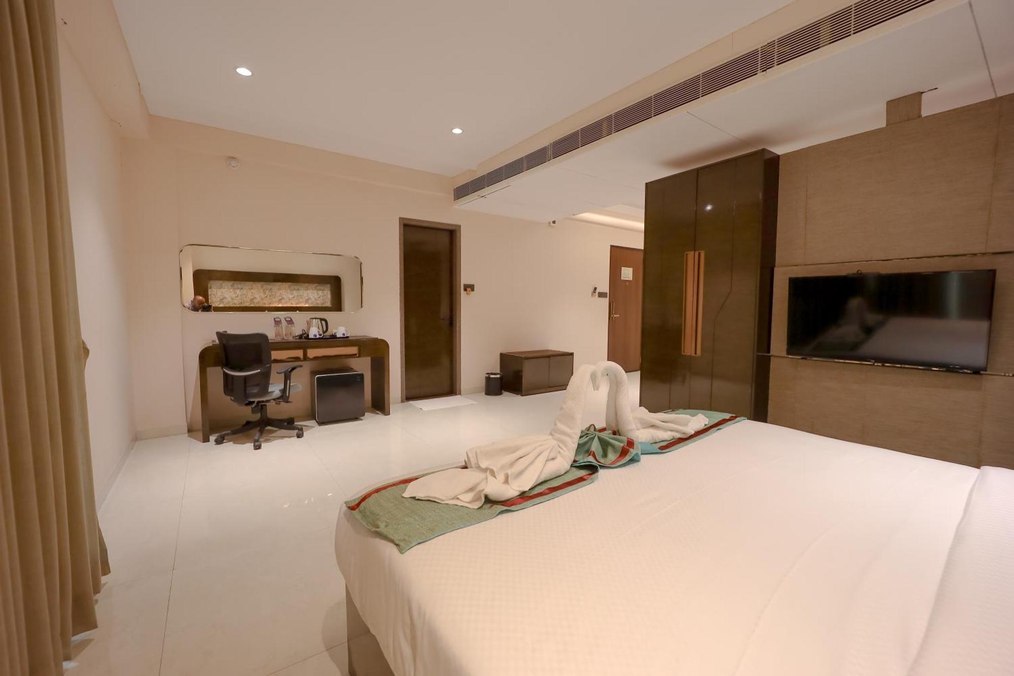 Zip By Spree Hotels スーラト エクステリア 写真
